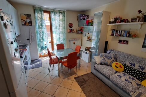 Appartamento bilocale in vendita a Vanzaghello. Proponiamo in vendita questo accogliente appartamento bilocale, al primo piano