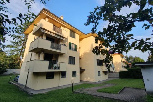 Splendido trilocale con terrazzino, immerso nel verde a Busto Garolfo